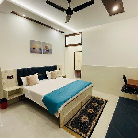 Hotel Dileep42 Lucknow Buitenkant foto