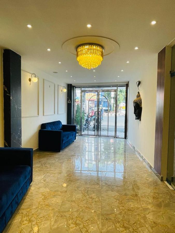 Hotel Dileep42 Lucknow Buitenkant foto