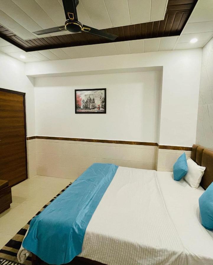 Hotel Dileep42 Lucknow Buitenkant foto