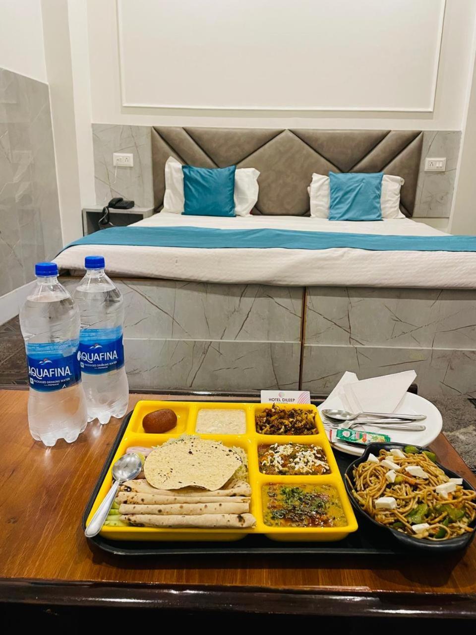 Hotel Dileep42 Lucknow Buitenkant foto