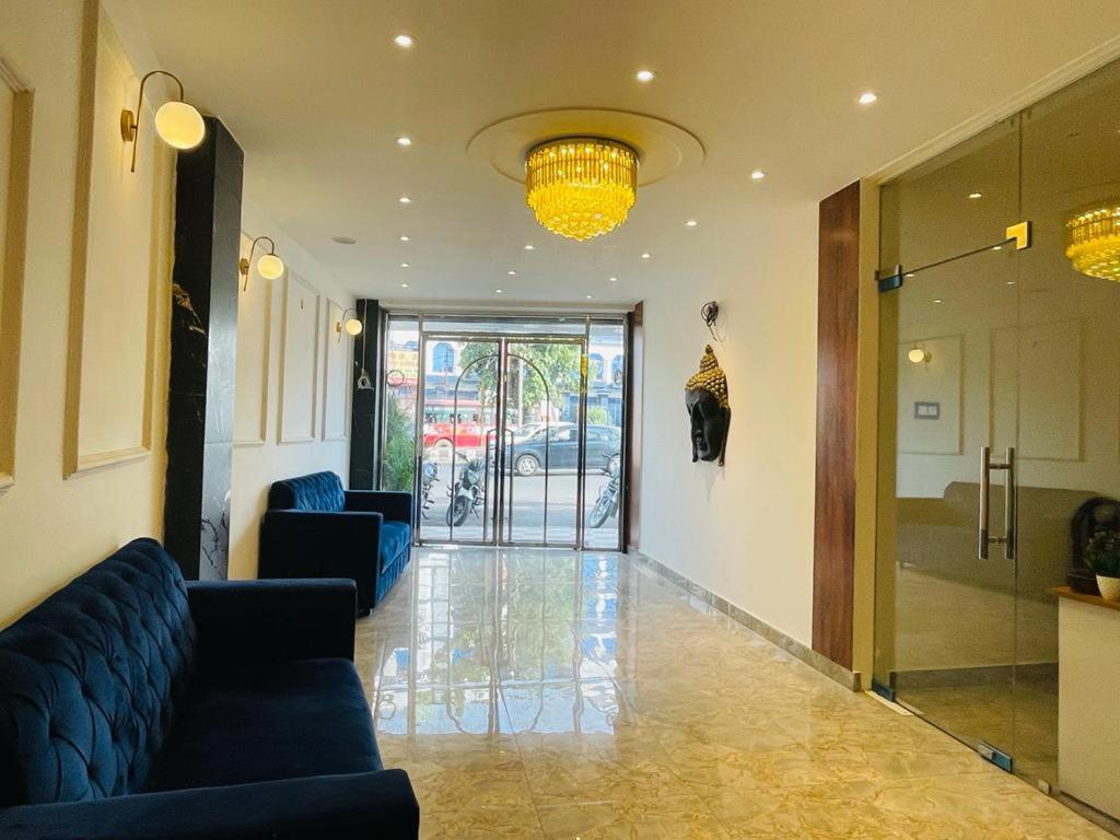 Hotel Dileep42 Lucknow Buitenkant foto